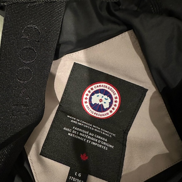 Canada Goose Expedition Parka | 2024 | Like New | SIZE LARGE - Picture 11 of 16